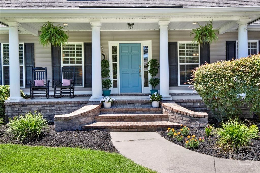 Image 4 of property listing at 97 Misty Drive, Richmond Hill, GA 31324