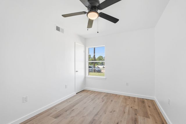 204 S Lillis Lane, Denison, TX 75020