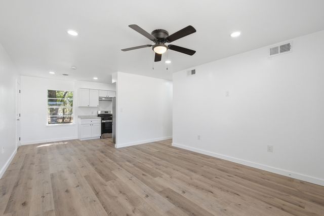 204 S Lillis Lane, Denison, TX 75020