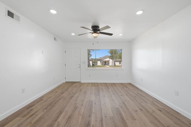 204 S Lillis Lane, Denison, TX 75020