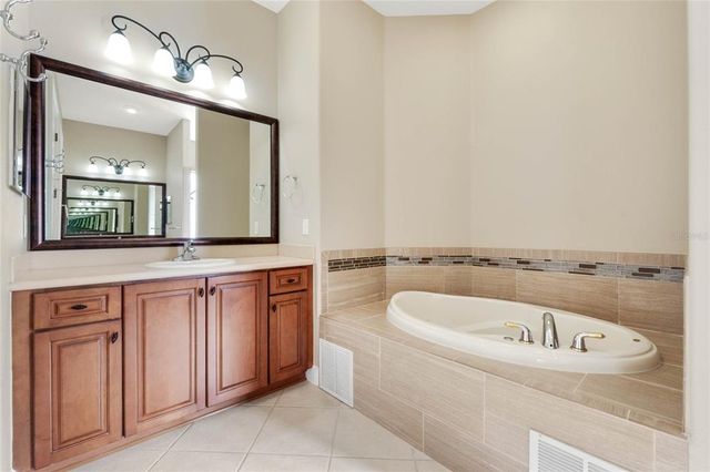 6027 SPINNAKER LOOP, Lady Lake, FL 32159