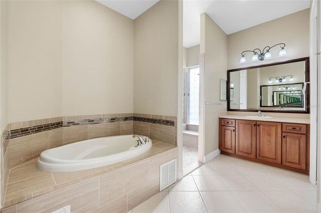 6027 SPINNAKER LOOP, Lady Lake, FL 32159