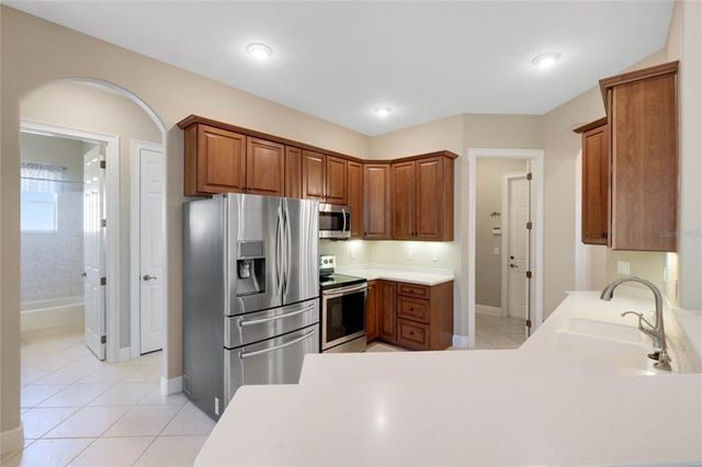 6027 SPINNAKER LOOP, Lady Lake, FL 32159