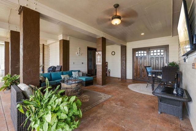 26 Half Moon, Hitchcock, TX 77563