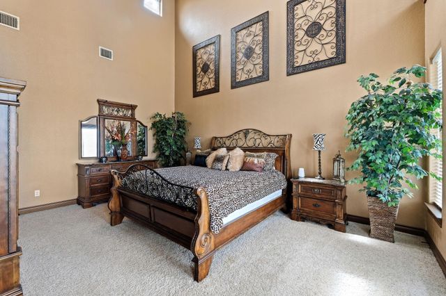 26 Half Moon, Hitchcock, TX 77563