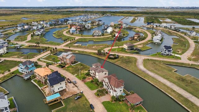26 Half Moon, Hitchcock, TX 77563