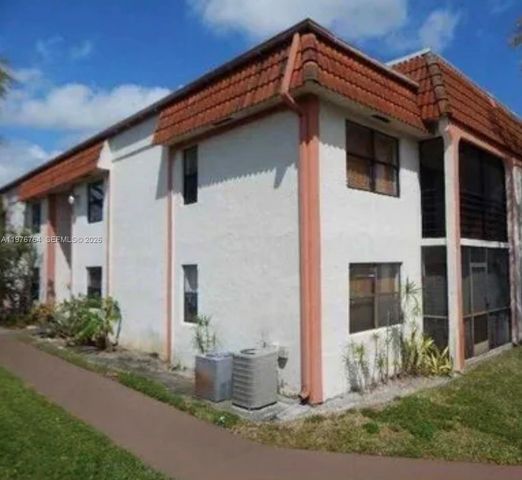 851 NE 207th Ter 6-103, Miami, FL 33179