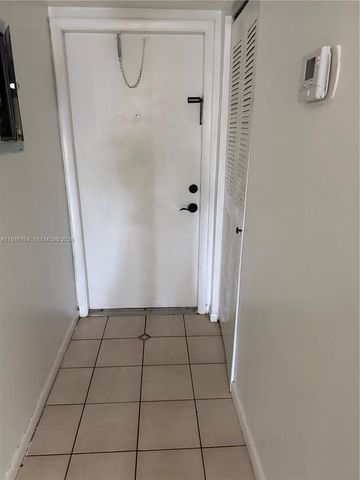 851 NE 207th Ter 6-103, Miami, FL 33179