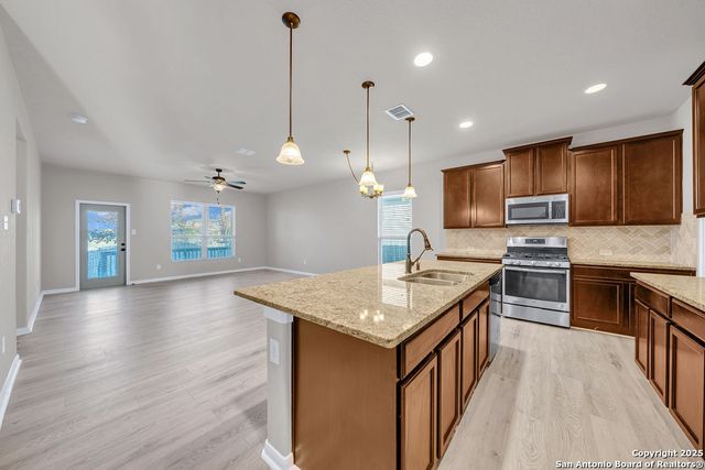 10423 FRANCISCO WAY, Converse, TX 78109