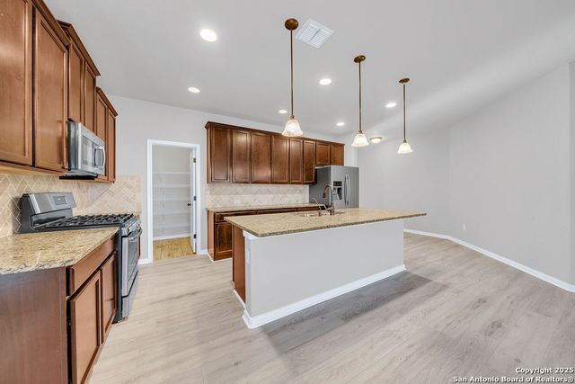 10423 FRANCISCO WAY, Converse, TX 78109