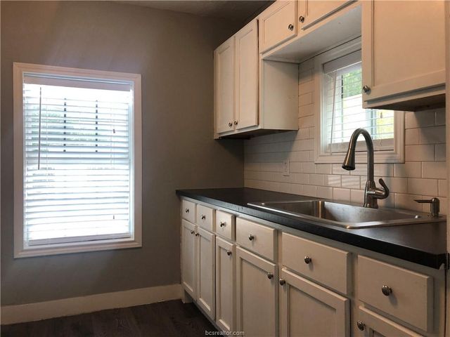 1704 Baker, Bryan, TX 77803