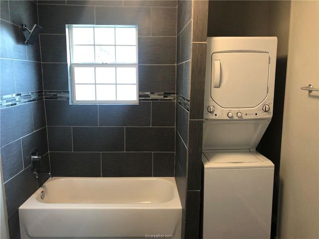 1704 Baker, Bryan, TX 77803