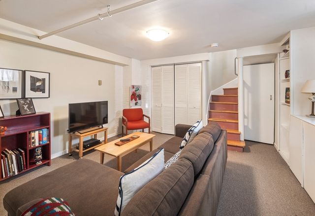 24 Ellsworth Ave 1, Cambridge, MA 02139