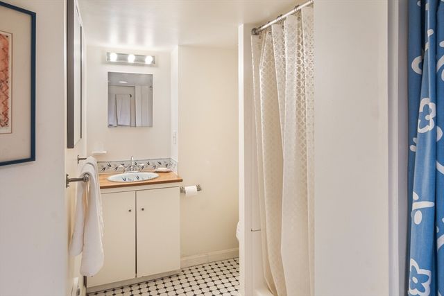 24 Ellsworth Ave 1, Cambridge, MA 02139