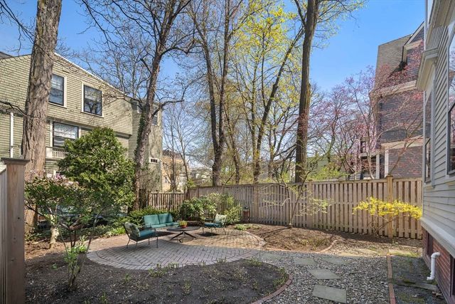 24 Ellsworth Ave 1, Cambridge, MA 02139