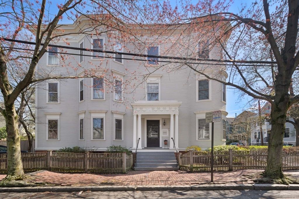 24 Ellsworth Ave 1, Cambridge, MA 02139