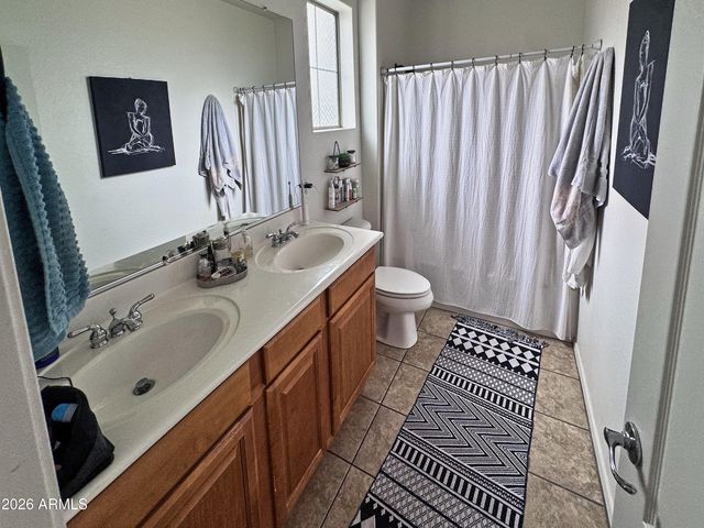 1032 E Cantebria Drive, Gilbert, AZ 85296