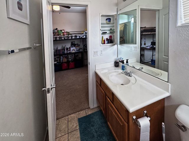 1032 E Cantebria Drive, Gilbert, AZ 85296