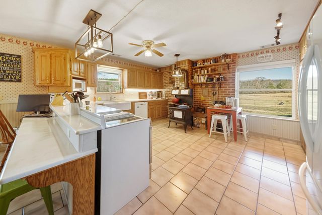 201 Center Point Loop, Vilonia, AR 72173