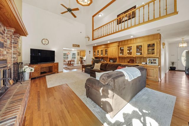 201 Center Point Loop, Vilonia, AR 72173