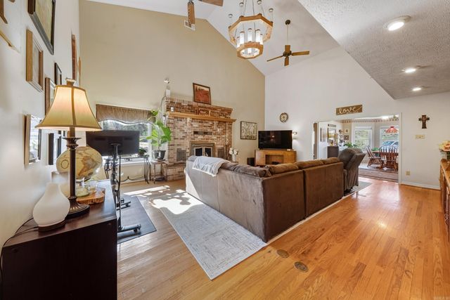 201 Center Point Loop, Vilonia, AR 72173