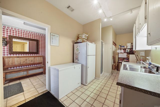 201 Center Point Loop, Vilonia, AR 72173