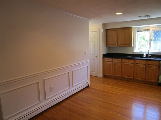 63-65 Charles 63, Newton, MA 02466
