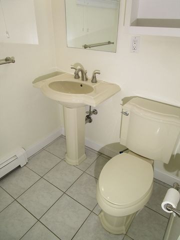 63-65 Charles 63, Newton, MA 02466