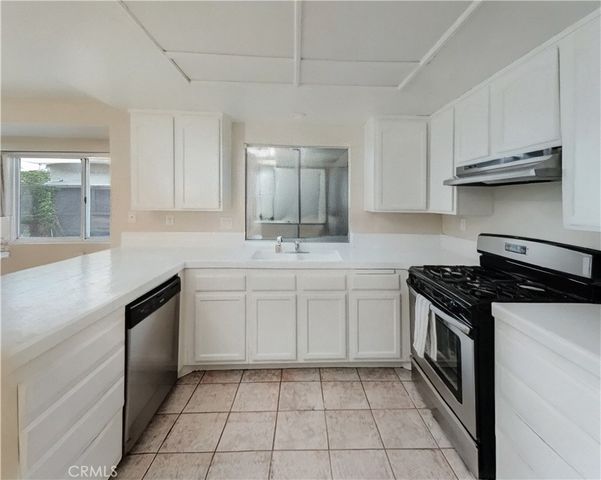 37928 50th St E, Palmdale, CA 93552