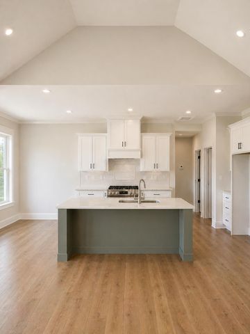 1620 W Silver Oak Drive, Springfield, MO 65810