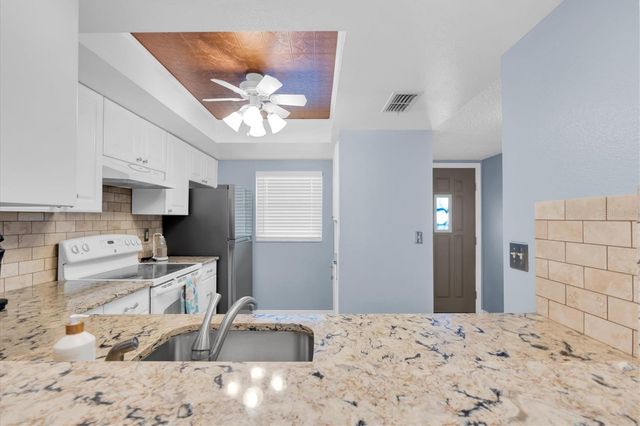 719 PINELLAS BAYWAY S 110, Tierra Verde, FL 33715