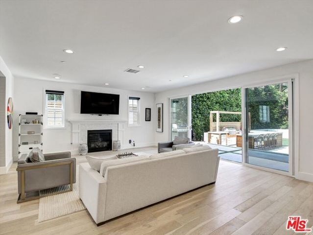 10593 Kinnard Avenue, Los Angeles, CA 90024