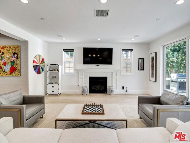 10593 Kinnard Avenue, Los Angeles, CA 90024