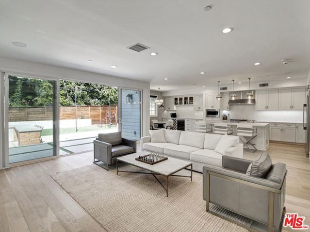 10593 Kinnard Avenue, Los Angeles, CA 90024