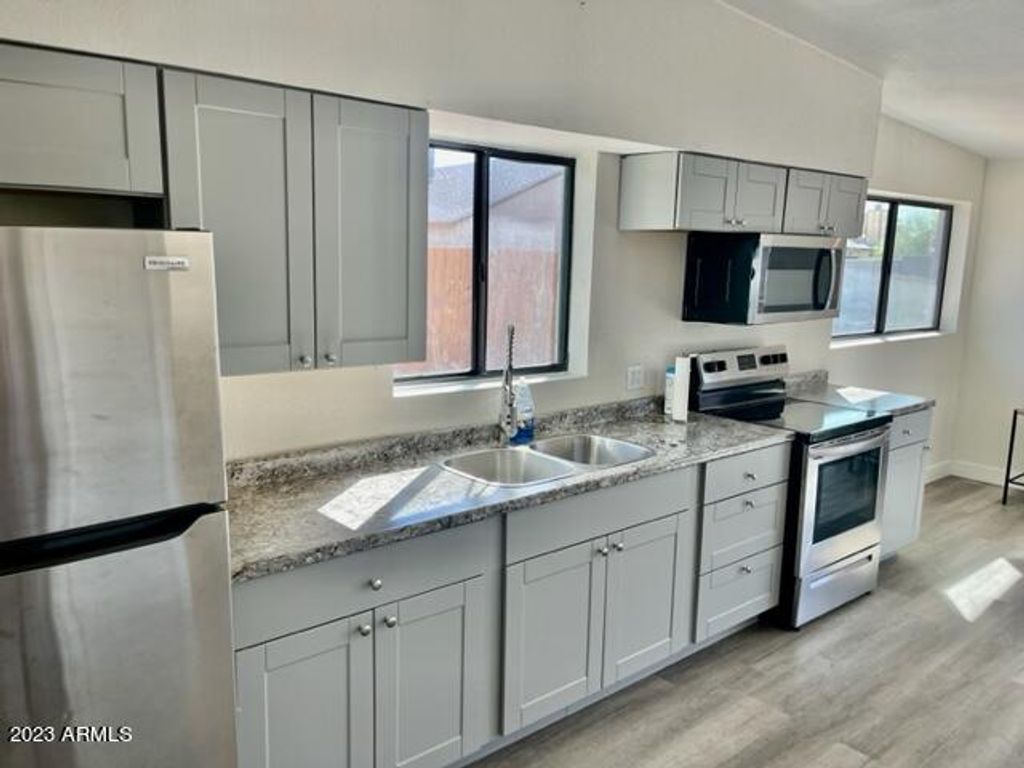 453 W UNIVERSITY Drive, Mesa, AZ 85201 — photo 2