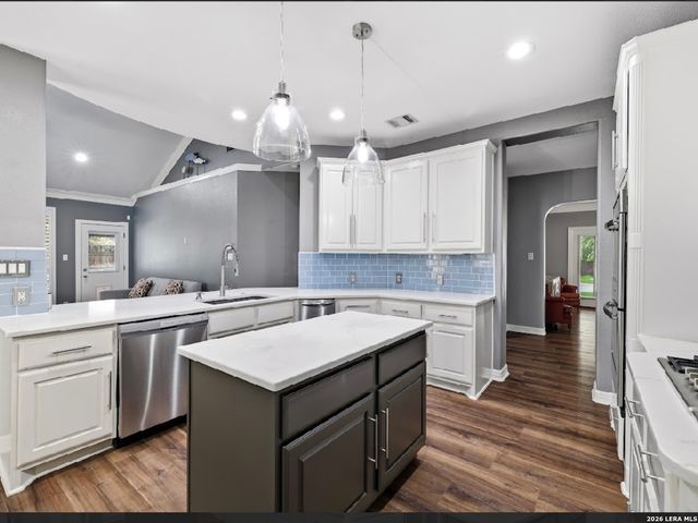 27 Stonewall Bend, San Antonio, TX 78256