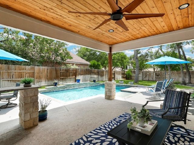 27 Stonewall Bend, San Antonio, TX 78256