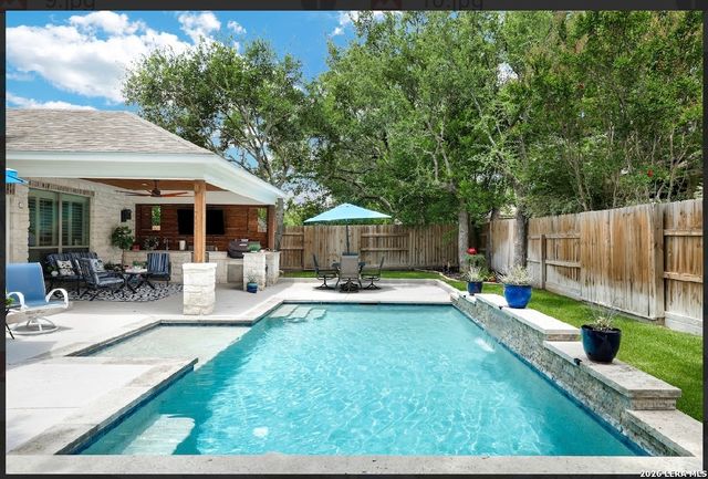 27 Stonewall Bend, San Antonio, TX 78256