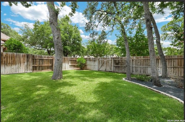 27 Stonewall Bend, San Antonio, TX 78256