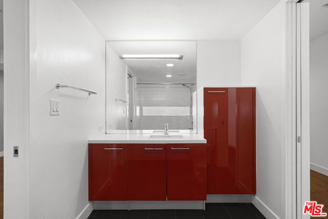 901 S Flower Street 513, Los Angeles, CA 90015