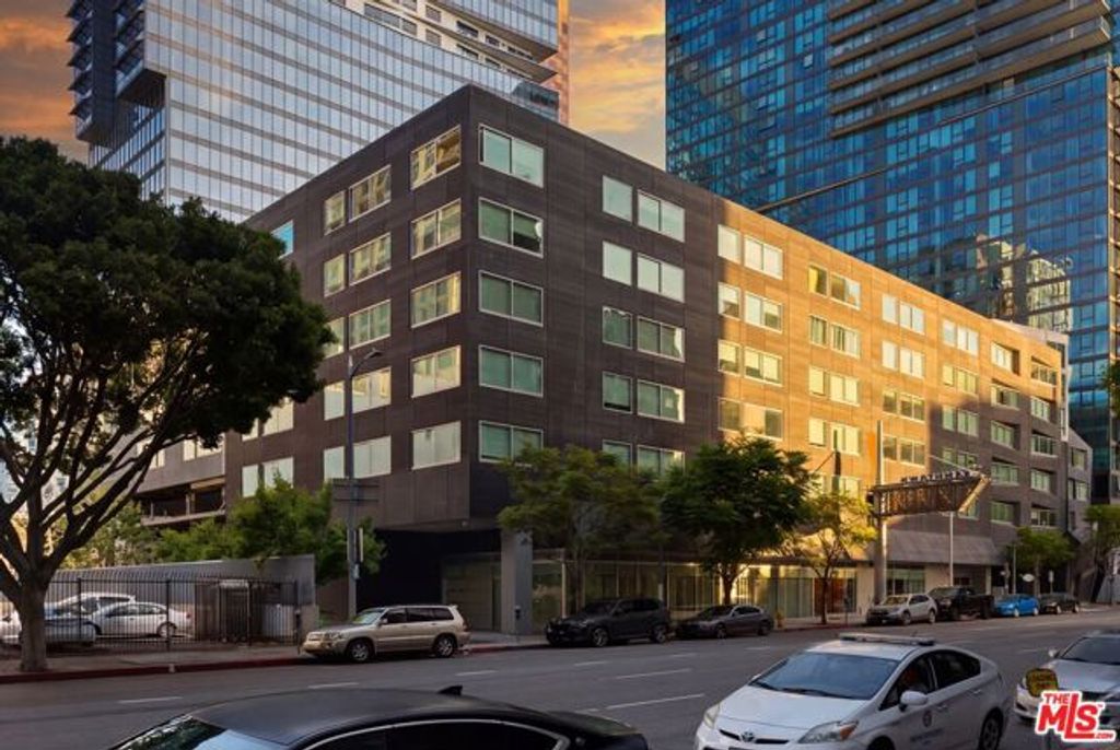 901 S Flower Street 513, Los Angeles, CA 90015