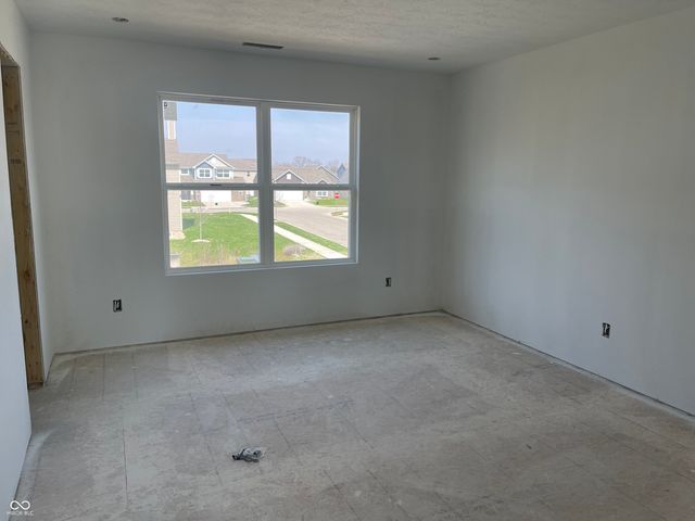 2010 Stella Rock Trace, Columbus, IN 47201