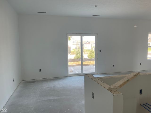 2010 Stella Rock Trace, Columbus, IN 47201