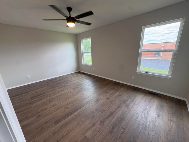 414 N Cherokee Trail, Clever, MO 65631
