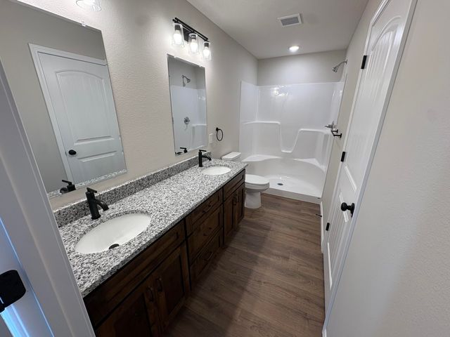 414 N Cherokee Trail, Clever, MO 65631