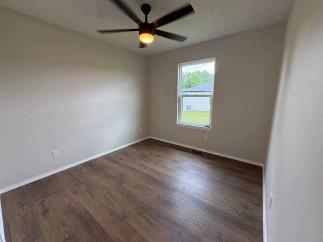 414 N Cherokee Trail, Clever, MO 65631