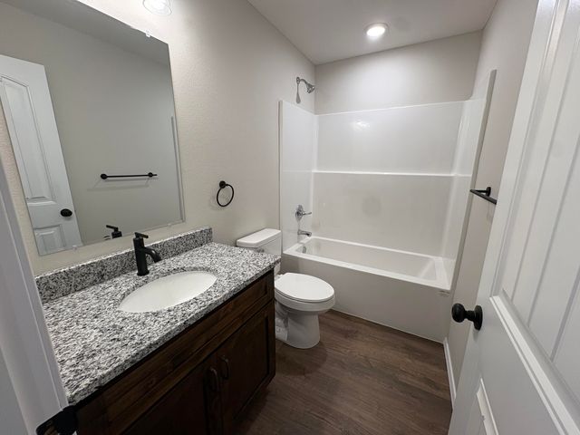 414 N Cherokee Trail, Clever, MO 65631