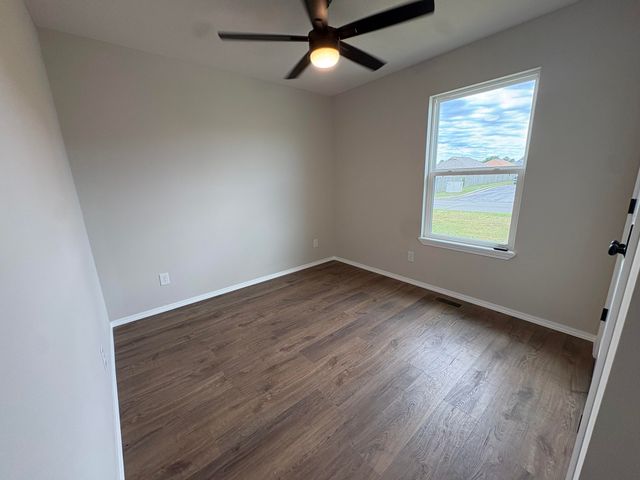 414 N Cherokee Trail, Clever, MO 65631