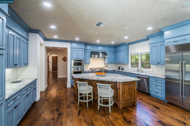 53 Hidden Oaks Dr, Lafayette, CA 94549