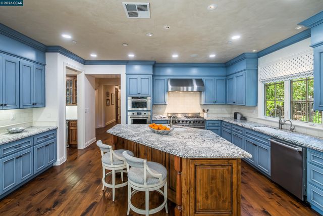 53 Hidden Oaks Dr, Lafayette, CA 94549